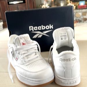 Womans Reebok 6 1/2